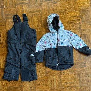The North Face Kids' Black and Patterned Winter Set